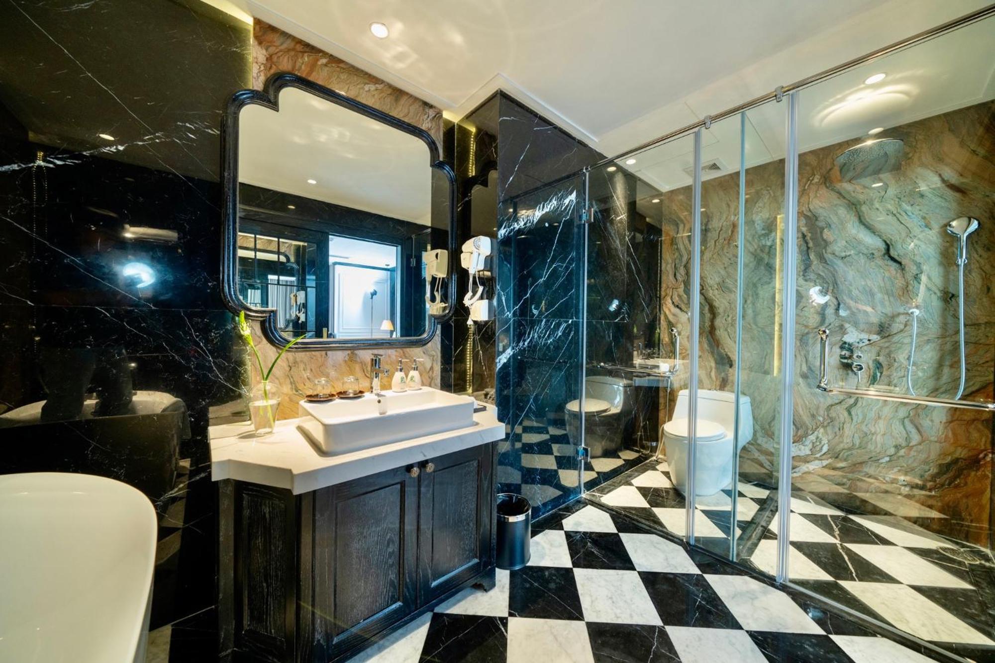 האנוי Luxe Paradise Premium Hotel מראה חיצוני תמונה